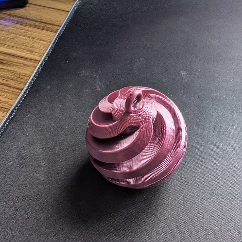 Boule de Noël Spirale – Impression 3D 🎁